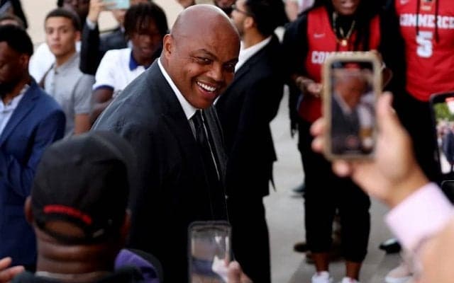 “ご意見番”チャールズ・バークリーが『TNT』と延長契約、総額は10年間で約296億円か