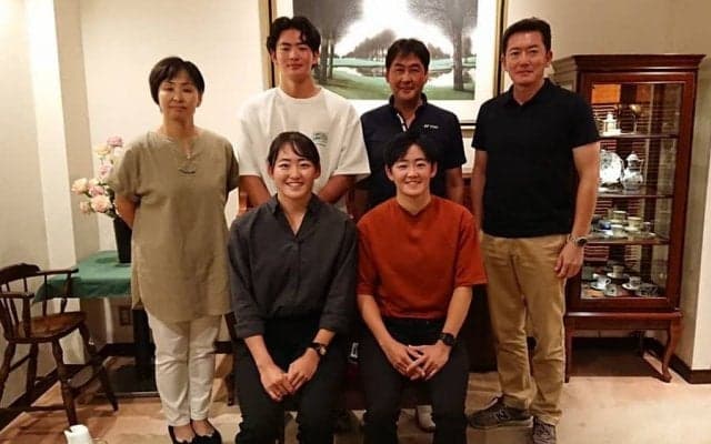 女子ゴルフ岩井姉妹、活躍の裏に地元練習場の61歳　コーチ契約じゃない“心のオアシス”