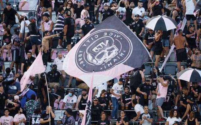 「信じられないディフェンス」負けたら終わりのプレーオフで“ゴール”が二度もチームを救うが結果は…