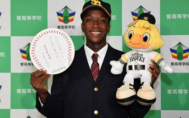 鷹・王会長「思惑通りのドラフト」　1位のイヒネらバランス良く6選手を指名