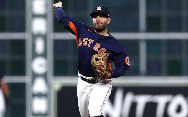 乱入した米ファン、試合中の二塁手にまさかの“珍要求”　米驚愕「選手は大人の対応」