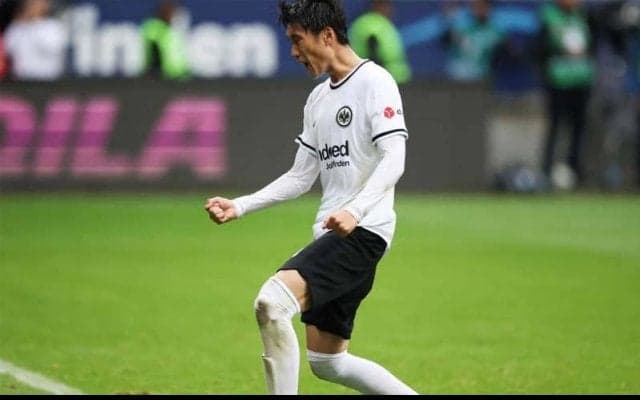 「この時すでに4-1だった」試合終盤でも全力タックルかます鎌田大地にファン熱狂「早く契約延長にサインを」