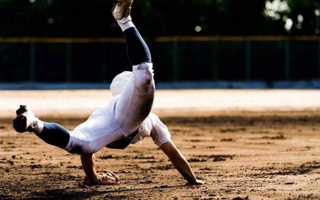 野球に欠かせない股関節、機能を測る“5つのテスト”　硬さ克服の3つのトレも紹介