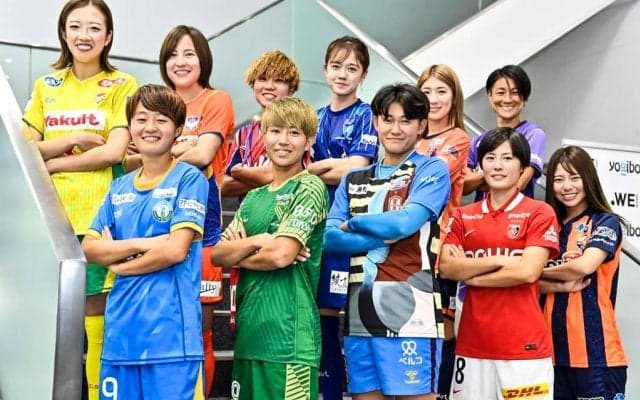 2857枚撮影！ 10・22開幕前に「WEリーグ」注目の11選手大集合！ 仲田歩夢、猶本光らがユニフォーム姿でYogiboに乗ってイベント＆囲みに挑んだ！