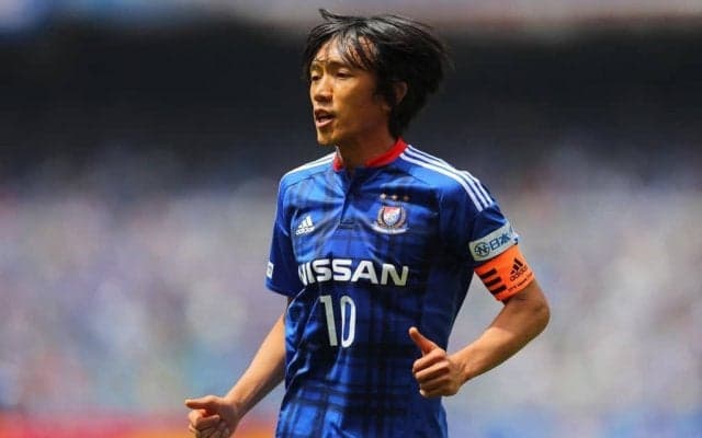 「こういうの見ると感動しちゃう」横浜FMが公開した「中村俊輔の貴重プレー集」が114万回再生！ 「背番号10と背番号25」を背負った所属時代の映像