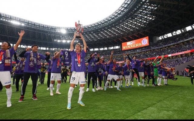 「チームを称えてやってください」広島主将・佐々木翔が涙ながらにルヴァン制覇の喜びを爆発