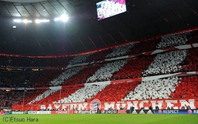 「これはケンカ」バイエルンの「ダービーマッチ映像」にファン興奮！ 相手の監督を挑発し、タックルではなく髪をつかんで引き倒す…レジェンド試合を前に公開！