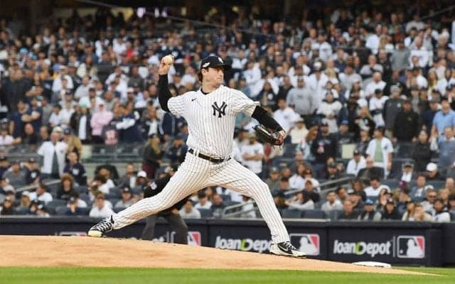 ベーブ・ルース激似のヤンキースファンに米笑撃　「墓から起き上がった」「超似てる」