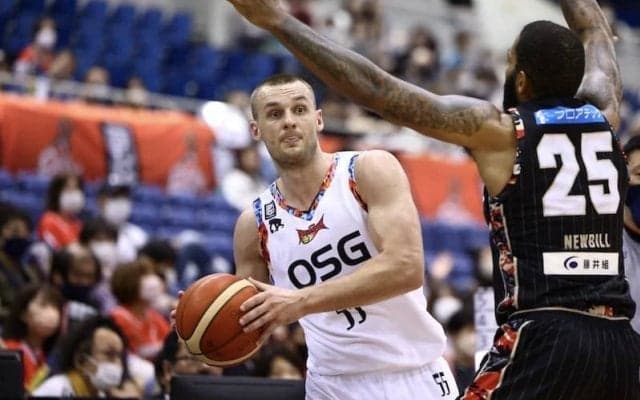 三遠が大阪に敵地で連勝を飾る…カイル・コリンズワースが攻防両面で存在感を発揮