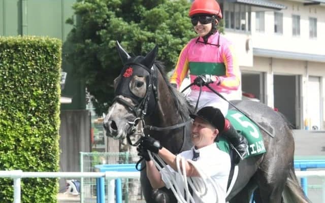今村聖奈騎手がJRA女性騎手年間最多勝利記録を更新 JRA年間44勝目