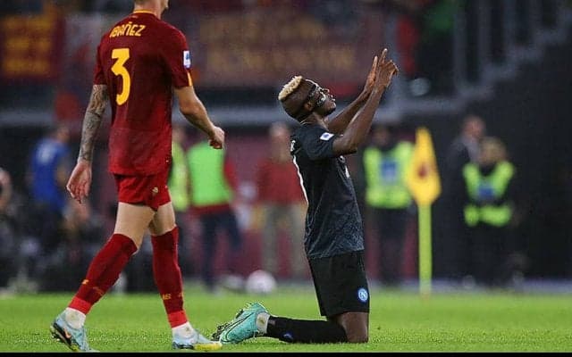 オシムヘン鮮烈弾でローマの堅守こじ開ける！　ナポリがデルビー・デル・ソーレ勝利でクラブ記録の公式戦11連勝！《セリエA》