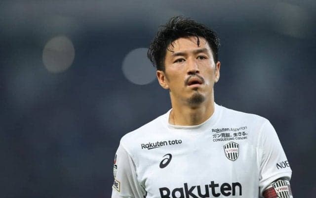 「すっごい心に刺さるいいスピーチ」DF渡部博文が明かした「驚きの引退理由」に感激の声が続出！ 「悩みを抱えている方や、一歩踏み出せず不安を抱えている方」にピッチの上で呼びかける！