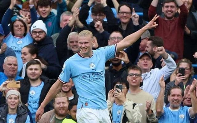 怪物ハーランド、191cm相手を吹っ飛ばした圧倒的フィジカルに英興奮「ブルドーザーだ」