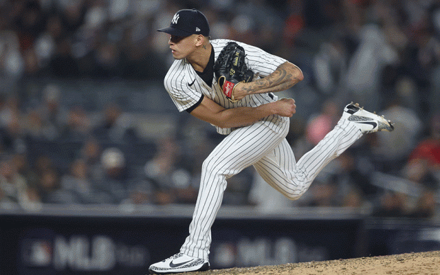 【MLB 優勝決定S】打者腰砕け…161キロが53cmも変化　驚愕の横滑り“魔球”は「常軌逸している」