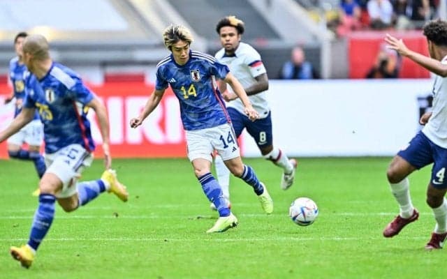 「見ていて鳥肌が立った」日本代表の18年大会の雄姿に世界中から絶賛の声！ FIFAが公開したサムライブルーに様々な言語のコメント並ぶ