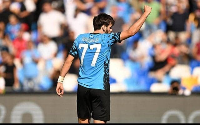 大躍進クワラツヘリアの父親が開口「彼に一切オファーは来ていない」