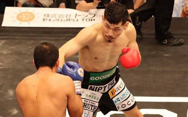 元世界王者・岩佐亮佑、体重超過選手に4回KO勝ち　ハンデに「怖かったっすよ、本当に」
