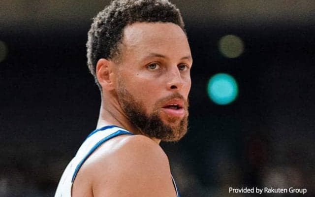 NBAカリー、義弟リーの息子をあやす動画が公開に、満面の笑顔が印象的