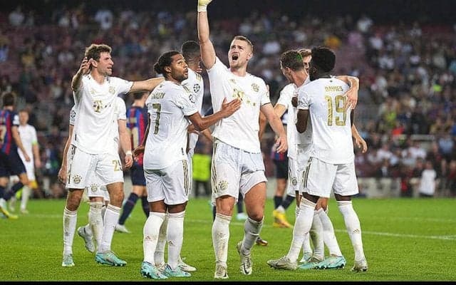 バイエルンが5連勝で首位通過！　戦前に敗退決定バルセロナは意地見せられず《CL》