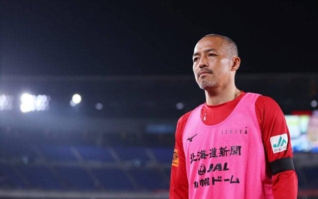 「やっぱりこの人のトラップは異次元だ…」小野伸二の最新「ボールテク」に驚愕の声続々！ Jリーガーも「わけがわからない…」とつぶやく衝撃技術