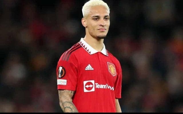 「馬鹿げてる」アントニーの“魅せプレー”をOB糾弾！テン・ハグ監督は懲罰交代を否定「計画的なもの」