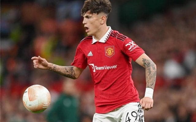 ロイ・キーン×C・ロナウドから#7×ガルナチョへ、ユナイテッドの新鋭18歳はレジェンドとの共演に感無量「夢か現かわからない」