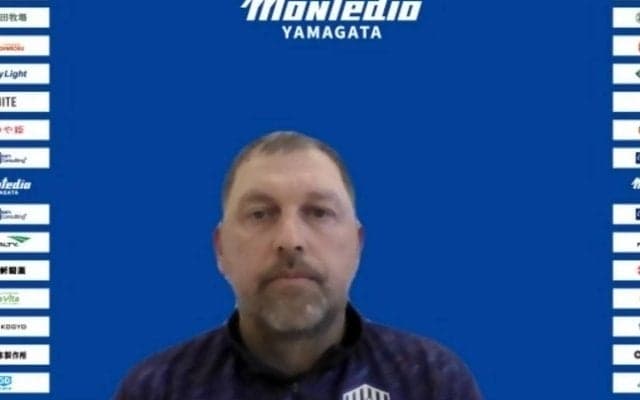 “4度目の正直”へ、最終節の劇的展開でPOに滑り込んだ山形・クラモフスキー監督「勝利に向かっていくだけ」