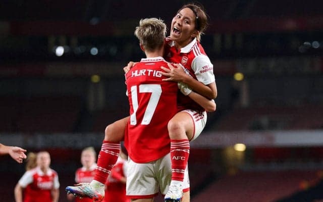 アーセナルFW岩渕真奈が幻アシスト！ CLで今季初先発、キレキレのドリブルを魅せる