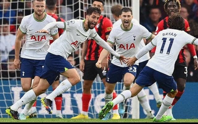 不屈スパーズがベンタンクール劇的後半AT弾で2点差引っくり返す逆転勝利！　リーグ連敗をストップ《プレミアリーグ》