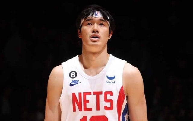 渡邊雄太、バスケで珍しいオウンゴール記録が米話題　まさかの瞬間に「可哀想なユウタ」