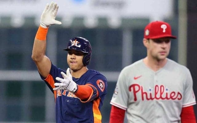 MLBワールドシリーズで超電撃速攻　史上初の「初回3連続長打」をたった4球で達成