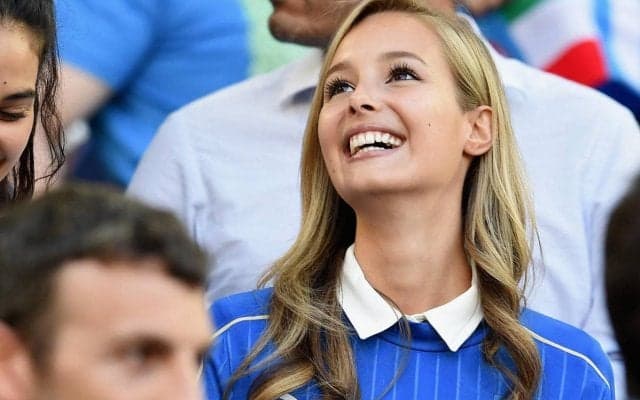 「本物のシンデレラ」「今まで見た中で一番美しい」“美人彼女”と話題だった元イタリア代表FWの妻のハロウィンコスプレが話題沸騰