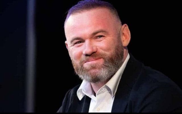 “巨大キャンディを舐めるルーニー”の仮装をした熱狂的ファンに本人も反応！「よく頑張った(笑)」