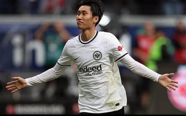 鎌田がPK弾で日本人史上初のCL3戦連発！　守田欠場のスポルティング撃破でクラブ史上初の決勝T進出！《CL》