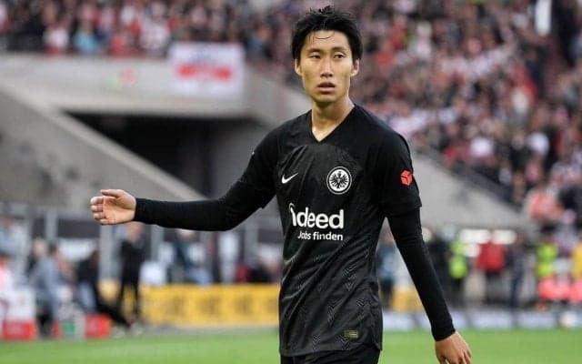 ｢なんて日だ｣フランクフルト日本語公式もCL決勝T進出に興奮抑えられず! MF鎌田大地の｢日本人初の3戦連続得点｣などに、「日本のギャグ」を使って感情表す