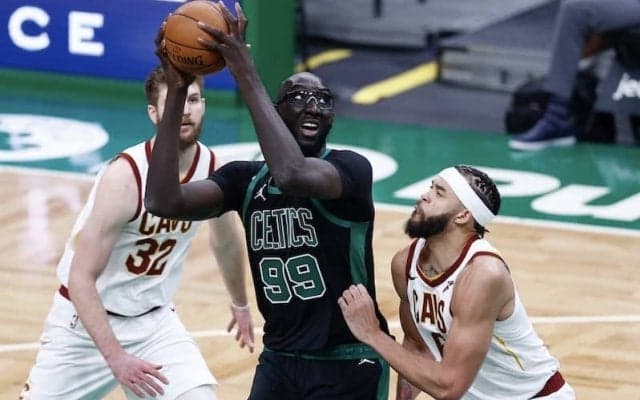 229センチのタッコ・フォールが中国リーグを席巻…「チェンバレンのようだ」と話題に