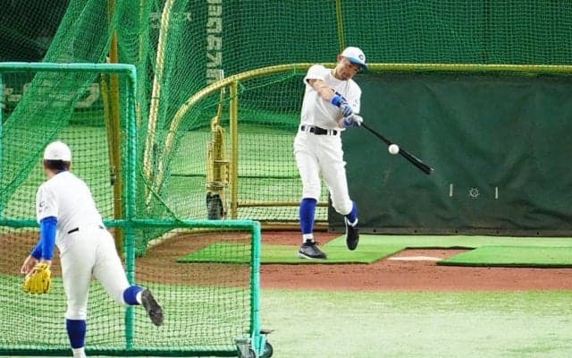 イチロー氏、フリー打撃で柵越え14発　初スイングから右越え弾に球場どよめき