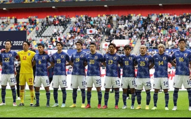 カタールW杯に臨む日本代表の選手背番号が決定！　8番に堂安律、9番に三笘薫