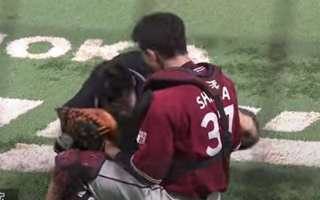 審判への“神対応”や素手キャッチも　今季で現役引退、嶋基宏の楽天時代を振り返る