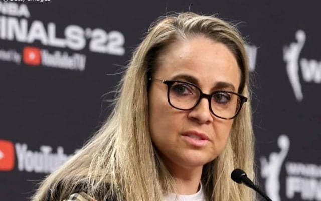 ラスベガス・エーセズをWNBA初優勝へ導いたベッキー・ハモンHCが『ESPN』のアナリストへ