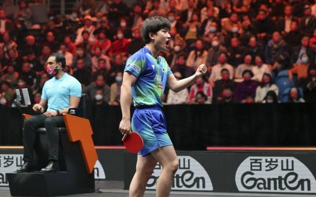 張本智和 圧倒的な強さで元世界1位をストレート撃破！ベスト4進出【卓球 WTTカップファイナルズ】