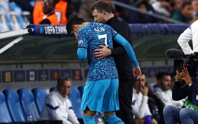 「呪ってやる」、「汚いやつめ」左目手術のソン・フンミン、接触した相手DFに韓国人ファンが誹謗中傷メッセージ