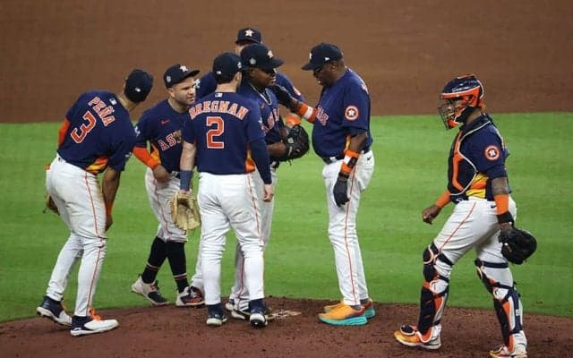 【MLB WS】流れ変わる局面…老練の将が見せた苦笑い　両チームに際立つ“大胆さ”と“緻密さ”