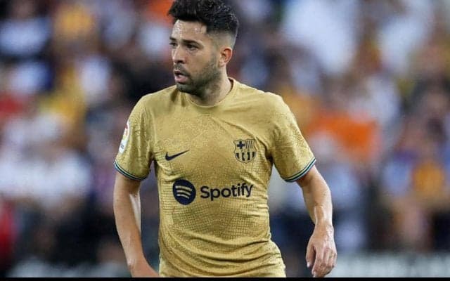 ナポリが冬の移籍市場でジョルディ・アルバ獲得を狙う