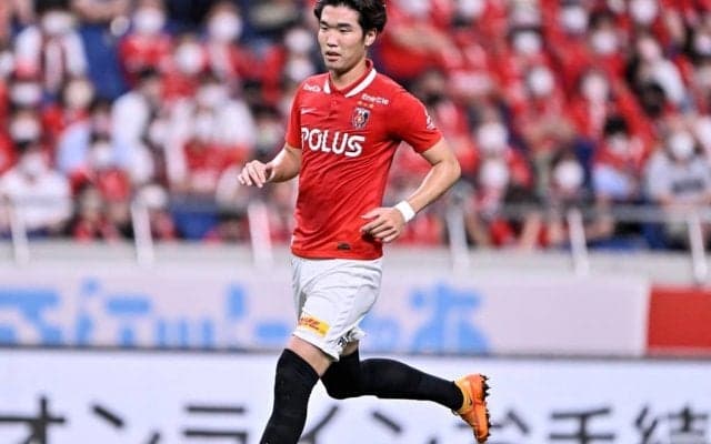 「デ・ブライネかと思った」浦和DF岩波拓也が”ブレ球30mロングシュート”をお見舞い! ファンからは驚嘆の声挙がる