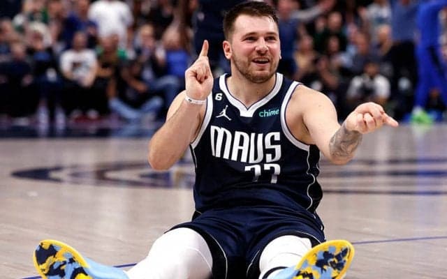 開幕から8試合連続で30得点超を奪ったドンチッチ…チェンバレンに次ぐ2人目の達成者に