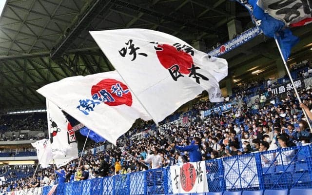 「悩殺」「めちゃくちゃ可愛すぎ」ニーハイに注目！ 新井恵理那アナの日本代表ユニフォーム姿が話題「かわいすぎ、イエローカード1枚」