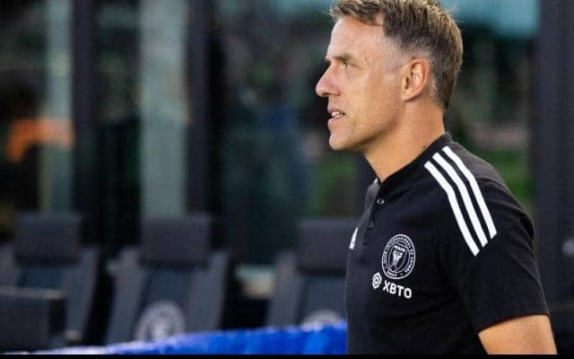 インテル・マイアミ、フィル・ネビル監督と契約更新！　今季はクラブ最高のシーズンに