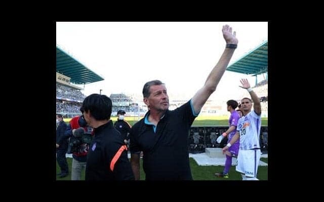 サンフレッチェ広島の躍進を先導したミヒャエル・スキッベ監督。選手たちがノリに乗ったその手法を森﨑浩司が解説