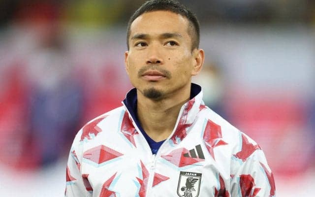 「どこのイタリア人かと」新しい景色?　カタールへ向けて出発の長友佑都の装いに本田圭佑らも注目